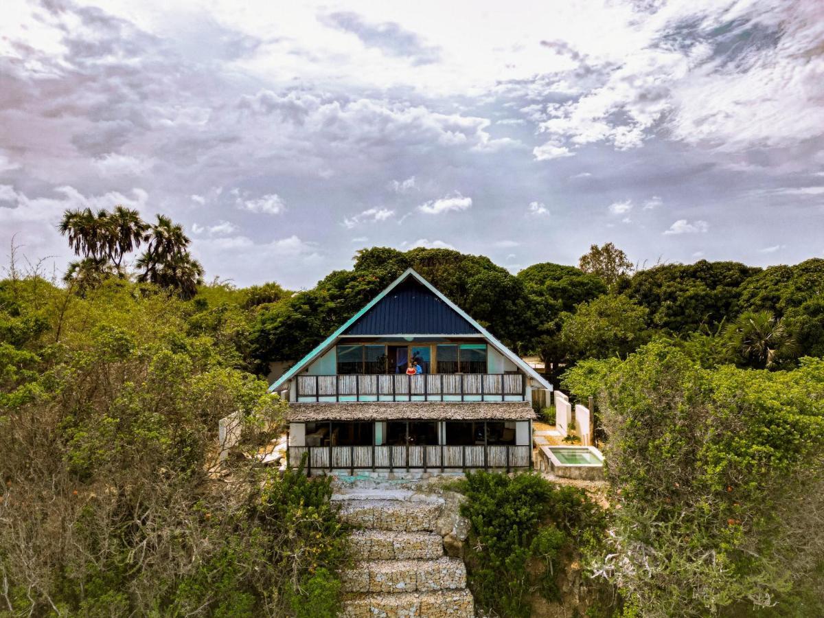 The Overhang Dar es Salaam Exteriör bild
